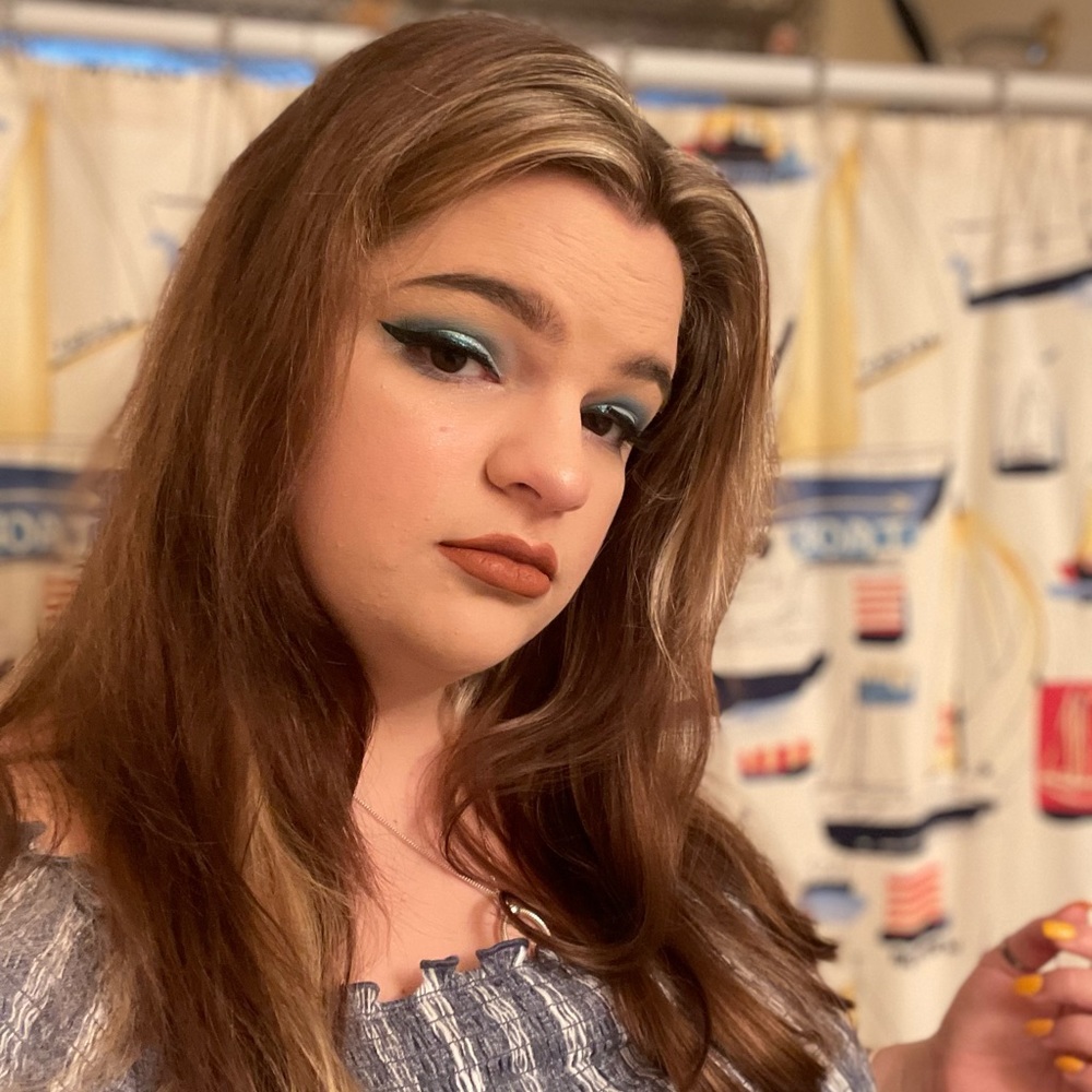 Meet your Posher, Courtney